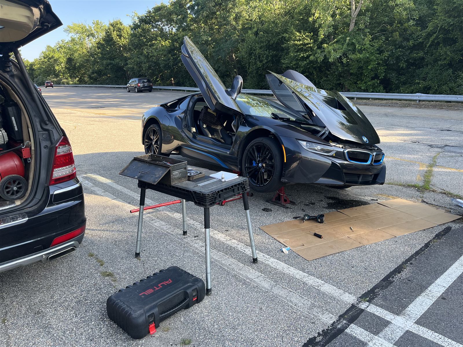 My Mechanic servicing a BMW i8 on location